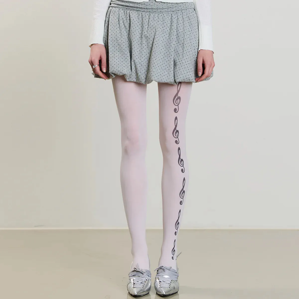 Sweet And Cool Tights With A Female Music Symbol Print