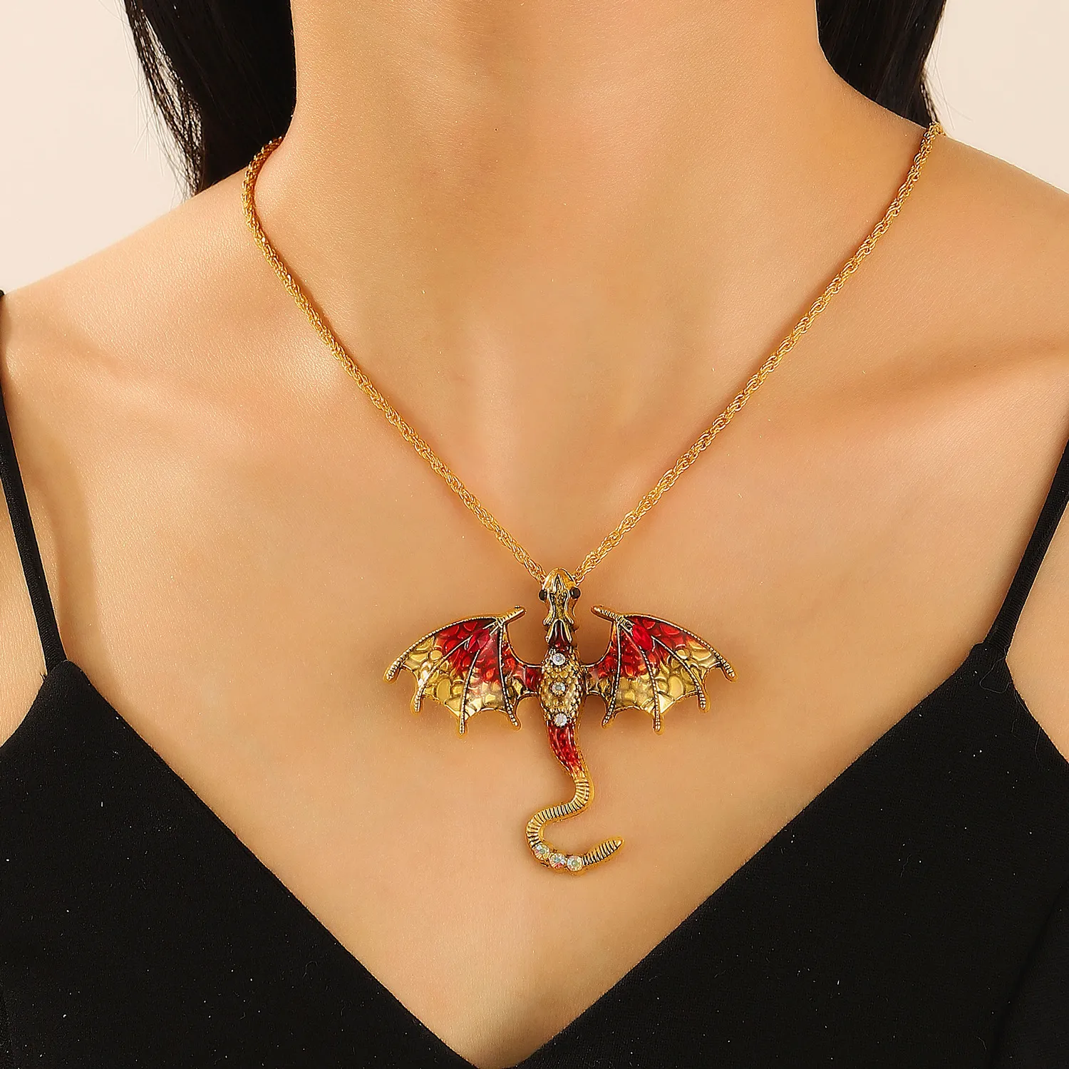 Retro Oil-drop Cartoon Flying Dragon Pendant Hip-hop Rhinestone-studded Necklace For Clubbing