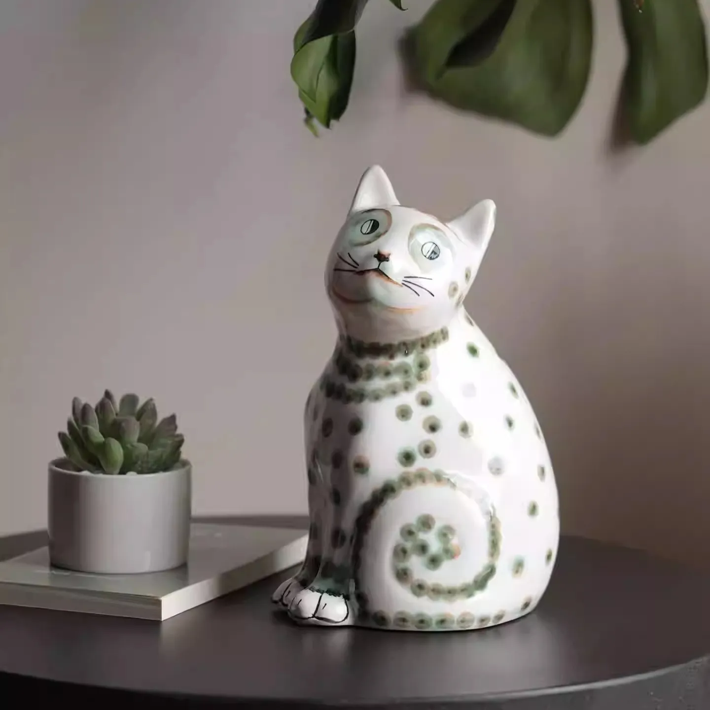 Ceramic Lucky Cat Cute Desktop Decoration For Entryway Living Room And Bedroom